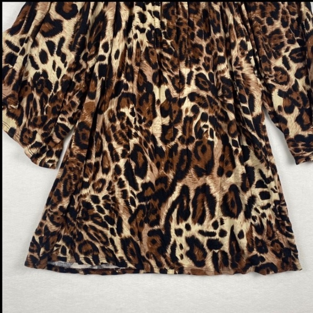 The Zig Zag Stripe | Women’s Leopard Print Flowy Top | Size Small - Medium | - Picture 5 of 6